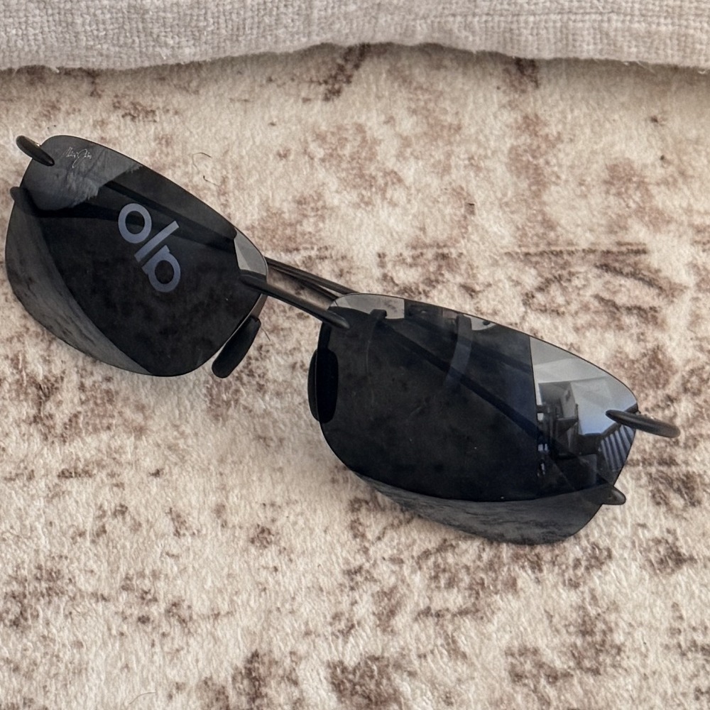 Maui Jim Akau MJ442-11W Sunglasses Mens 62mm Black Polarized Rimless scratched